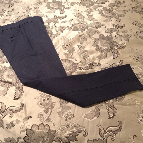 Mens Dockers, skinny fit, 30 x 32 , blue, worn once, 76% cotton 24% poly - Picture 2 of 8